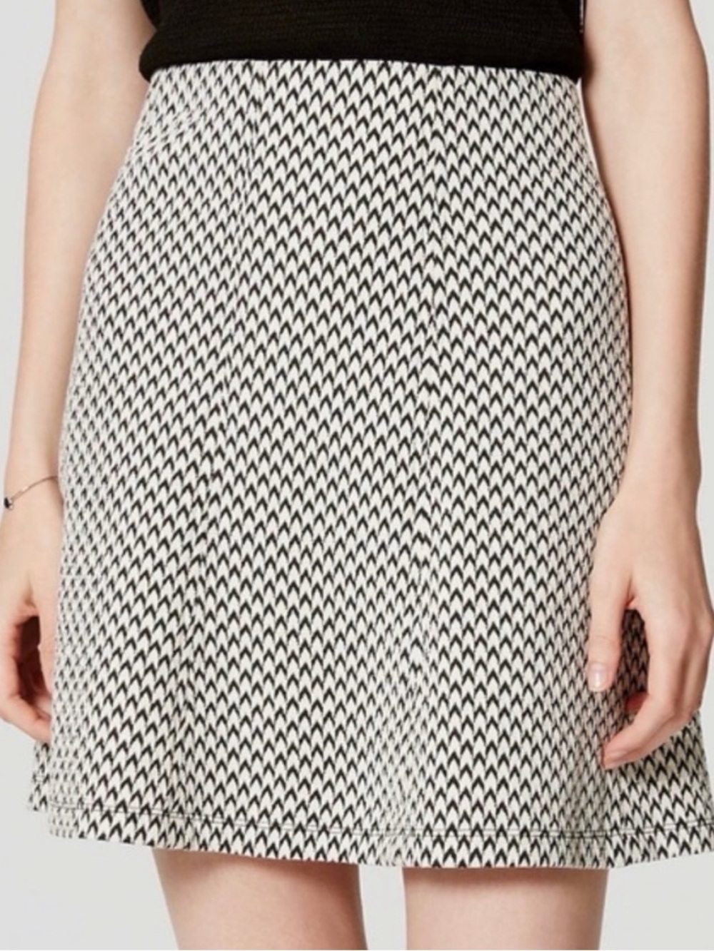 Loft Ann Taylor black white chevron circle skater skirt size M